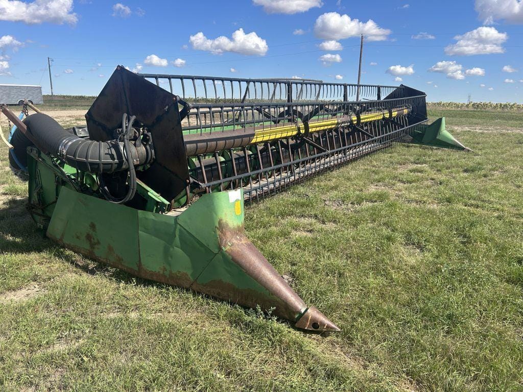 John Deere 930 Equipment Image0