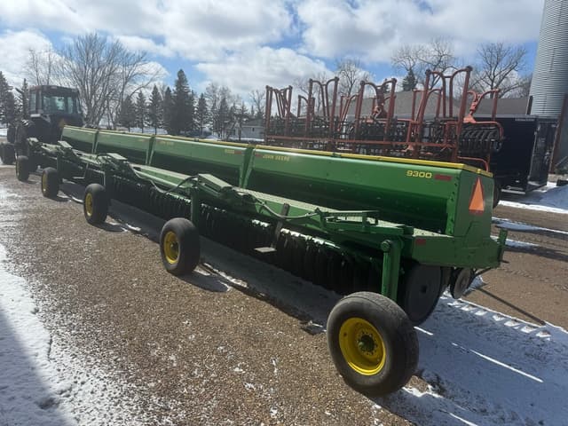 Image of John Deere 9300 equipment image 2