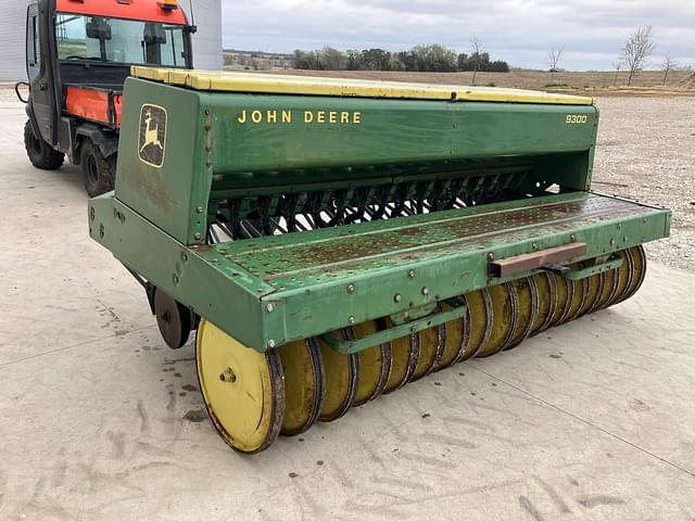 Image of John Deere 9300 equipment image 2