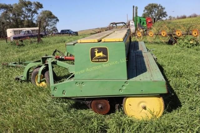 Image of John Deere 9300 equipment image 3