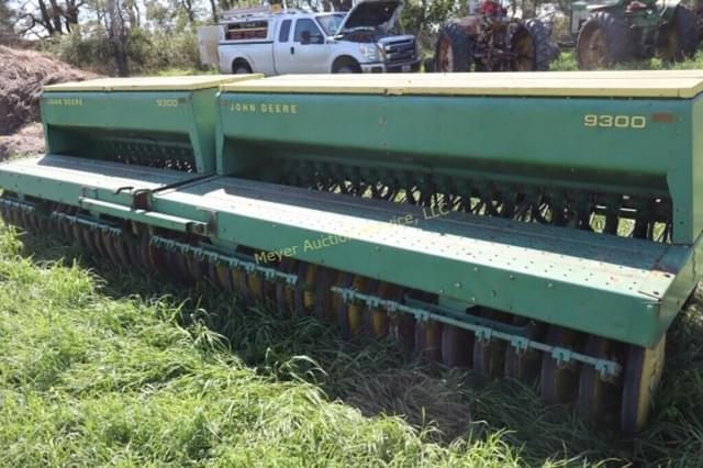 Image of John Deere 9300 equipment image 2