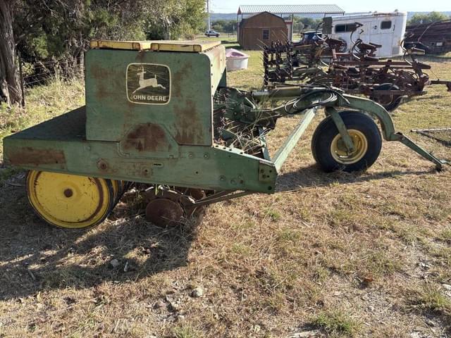 Image of John Deere 9300 equipment image 4