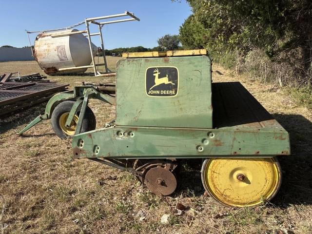 Image of John Deere 9300 equipment image 1