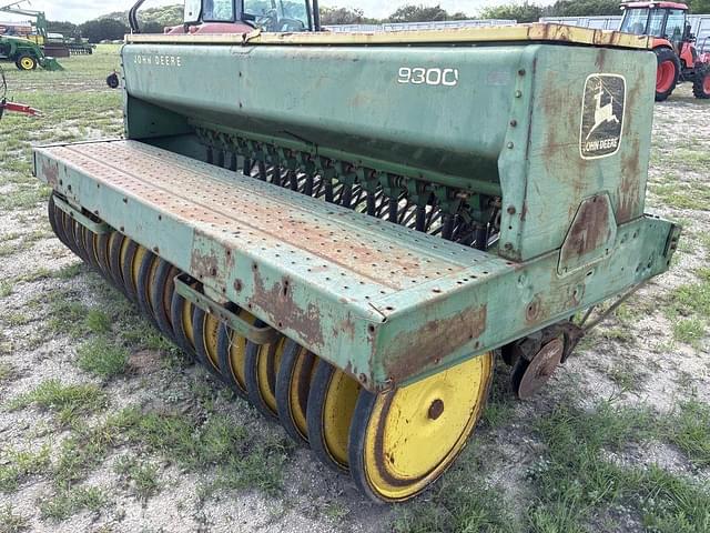 Image of John Deere 9300 equipment image 4