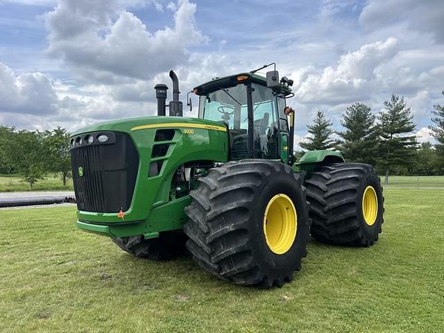 Image of John Deere 9330 equipment image 1