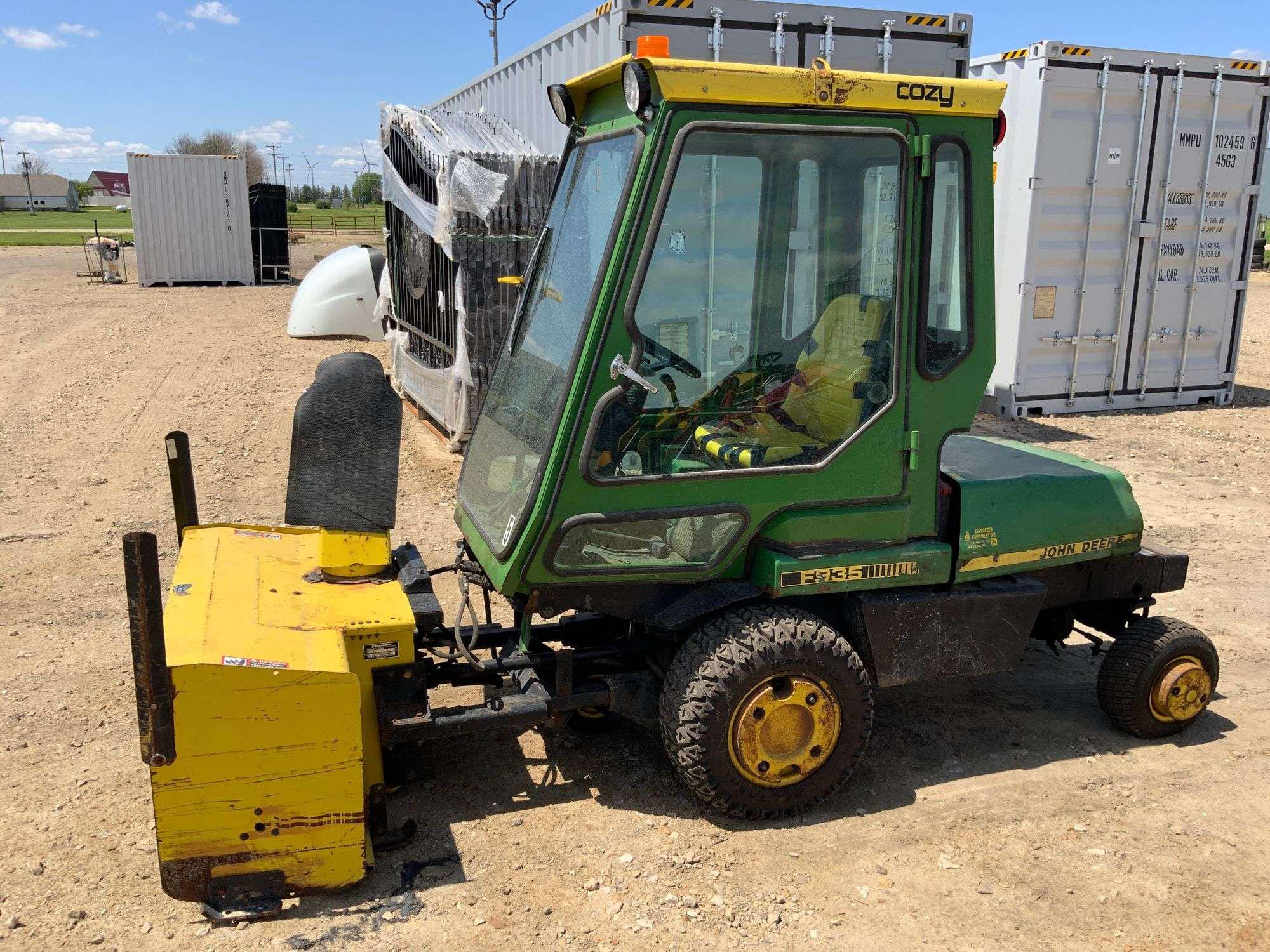 Main image John Deere F935