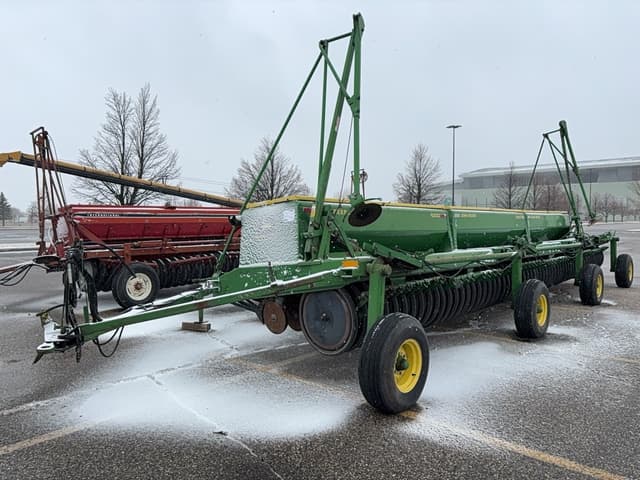 Image of John Deere 9350 equipment image 1