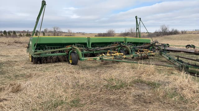 Image of John Deere 9350 equipment image 1