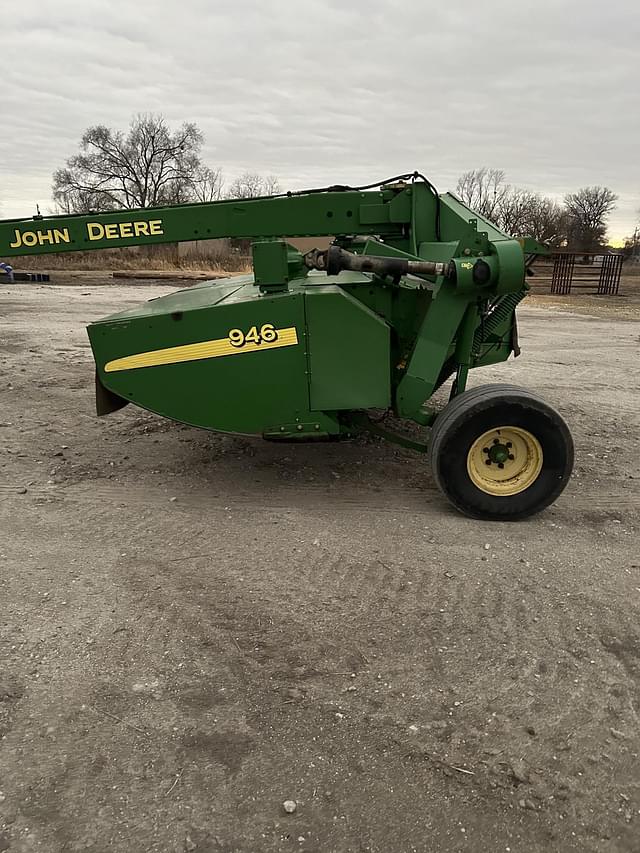 Image of John Deere 946 equipment image 2