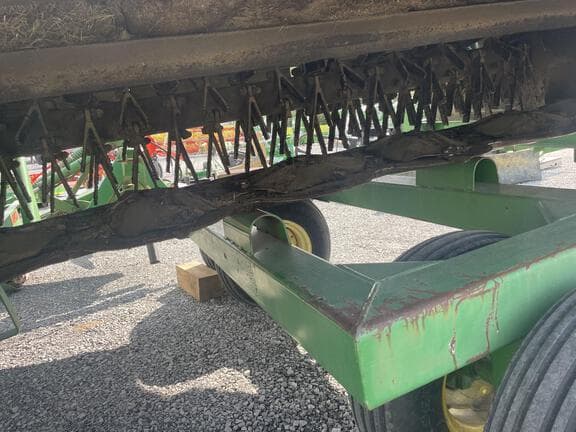 Image of John Deere 946 equipment image 3