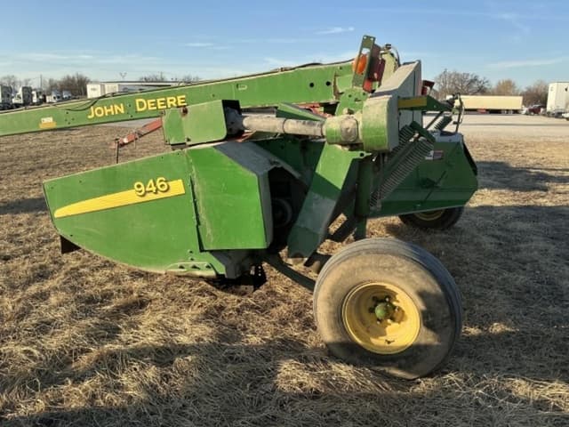 Image of John Deere 946 equipment image 3