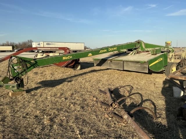 Image of John Deere 946 equipment image 1