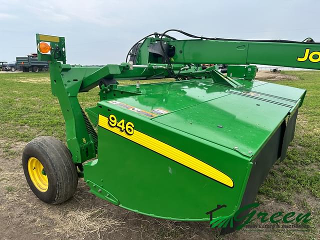 Image of John Deere 946 equipment image 2