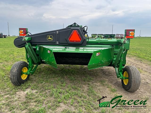 Image of John Deere 946 equipment image 4