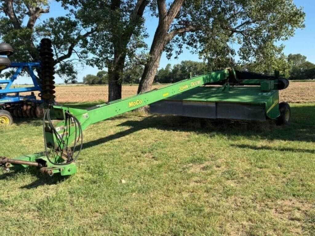 Image of John Deere 946 Primary image