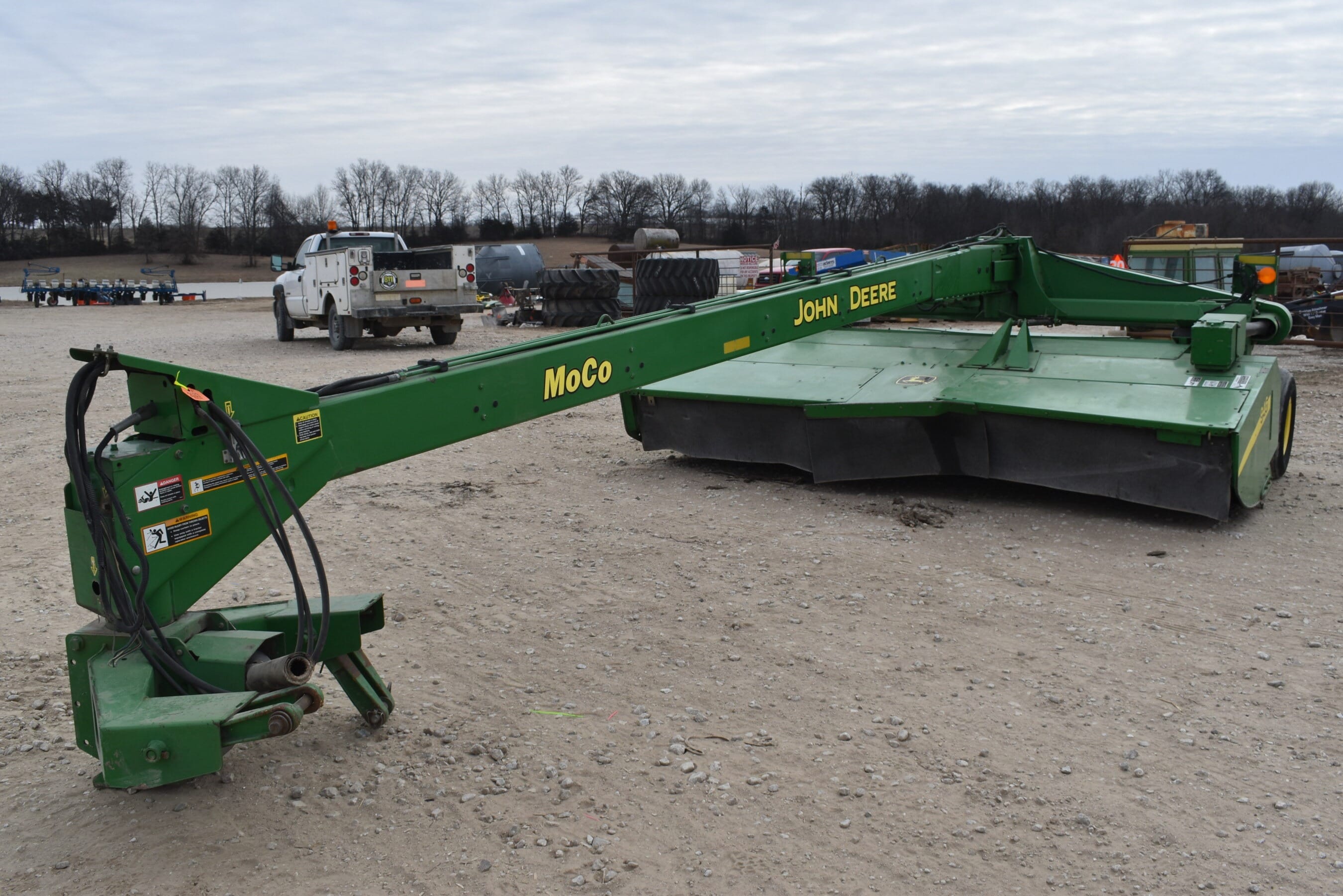 John Deere 946 Equipment Image0