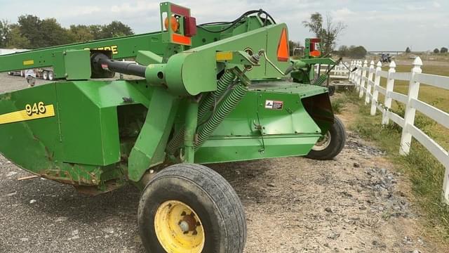 Image of John Deere 946 equipment image 4