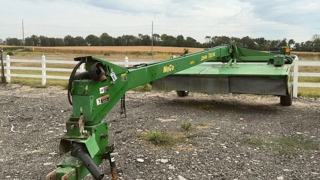 John Deere 946 Equipment Image0
