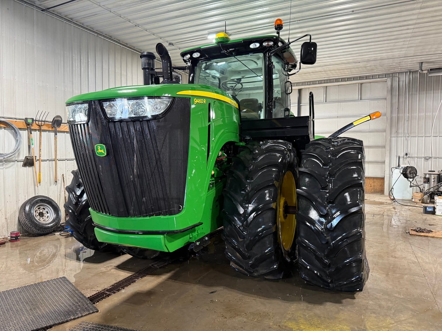 2013 John Deere 9460R Equipment Image0