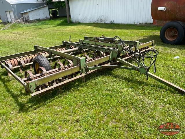 Image of John Deere 950 equipment image 1