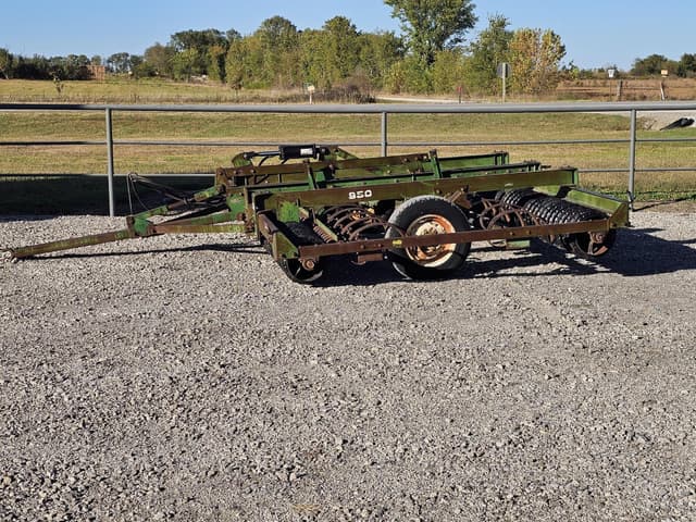 Image of John Deere 950 equipment image 1