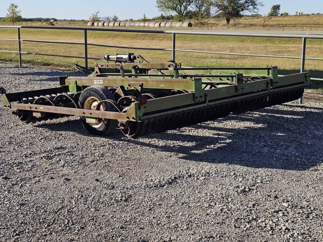 Image of John Deere 950 equipment image 3