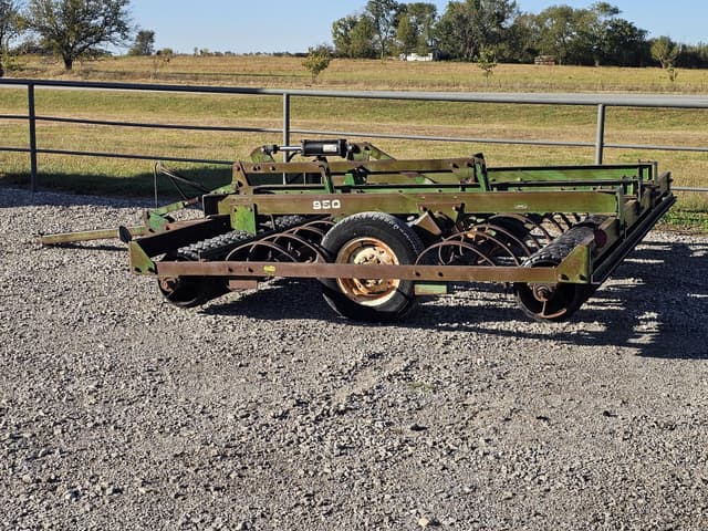 Image of John Deere 950 equipment image 2