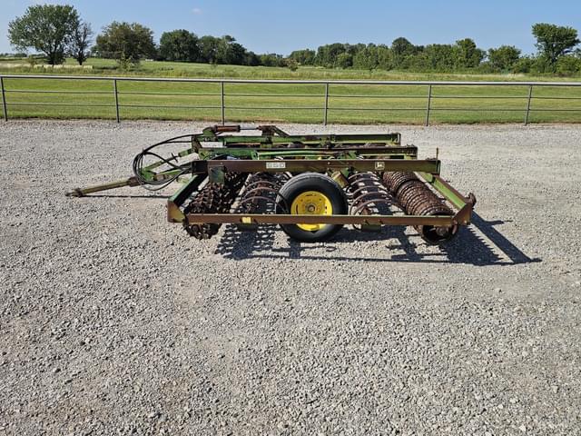 Image of John Deere 950 equipment image 1