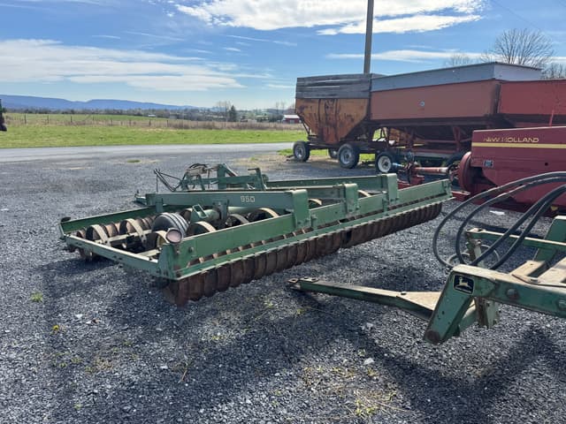 Image of John Deere 950 equipment image 3