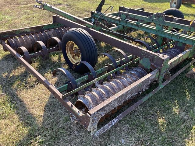 Image of John Deere 950 equipment image 1