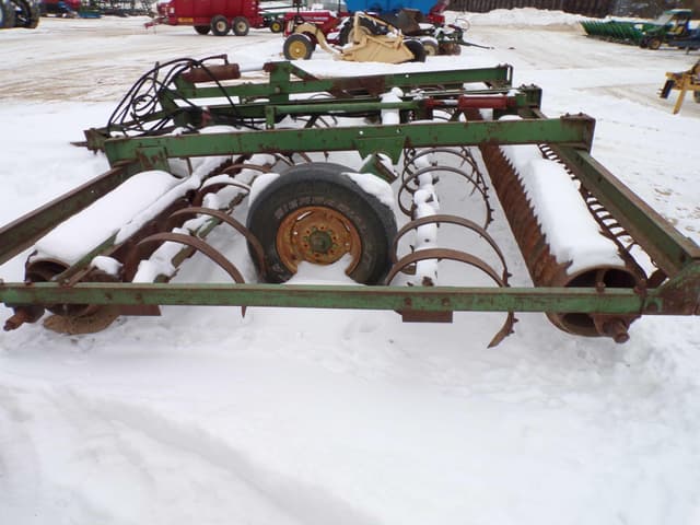 Image of John Deere 950 equipment image 3