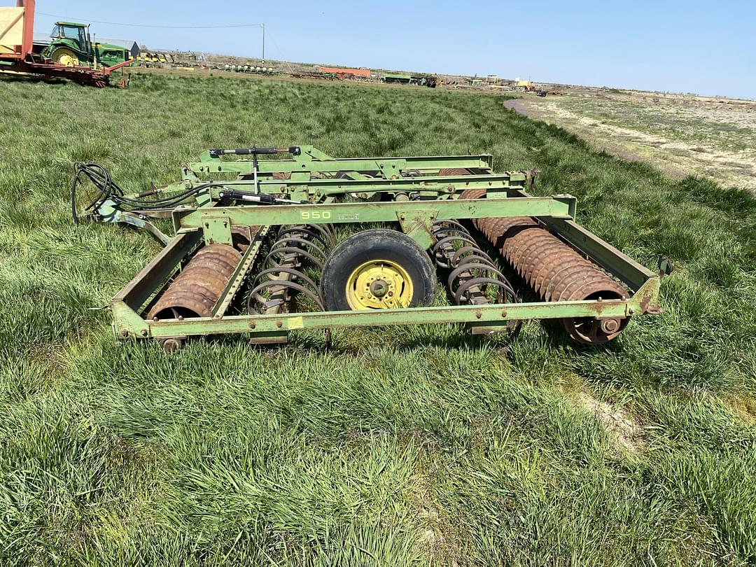 Image of John Deere 950 Image 1