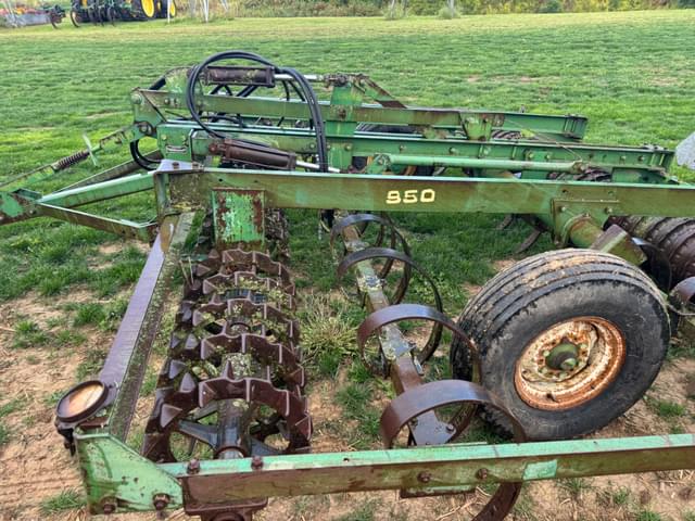 Image of John Deere 950 equipment image 4