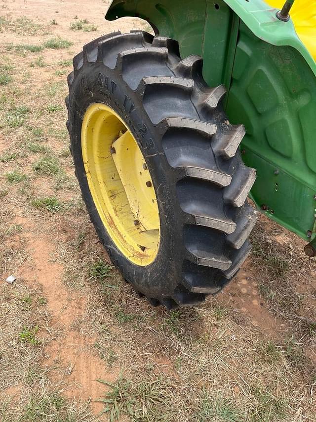 Image of John Deere 950 equipment image 2