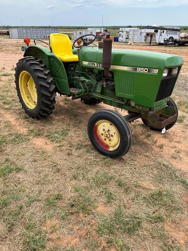 Image of John Deere 950 equipment image 1