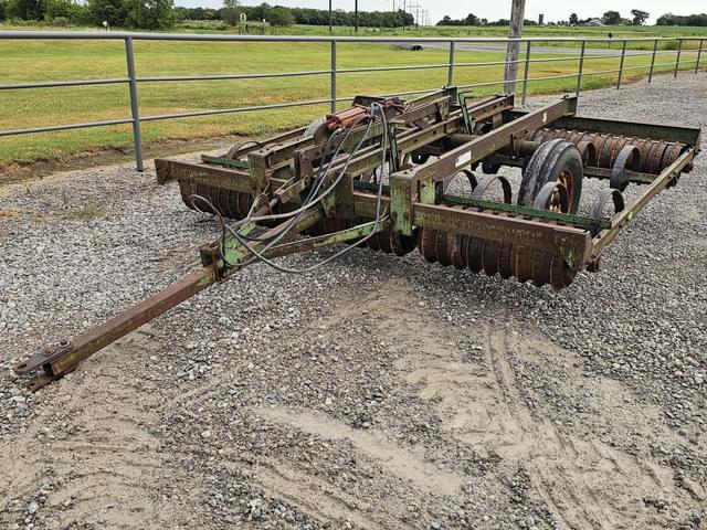 Image of John Deere 950 equipment image 1