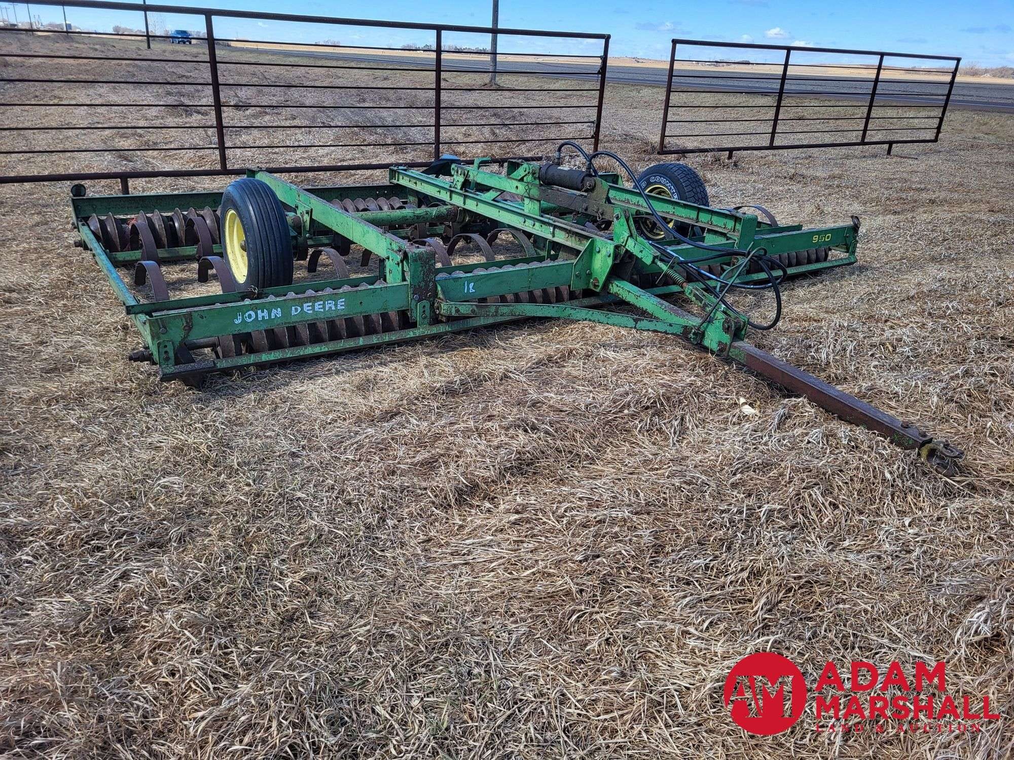 John Deere 950 Equipment Image0