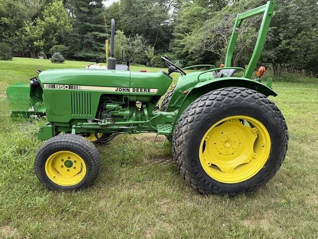 Image of John Deere 950 equipment image 1