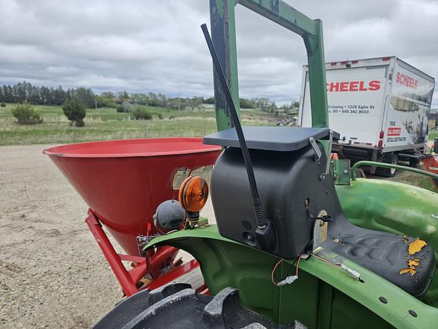 Image of John Deere 950 equipment image 1