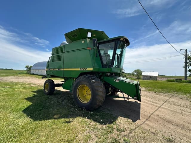 Image of John Deere 9500 equipment image 1