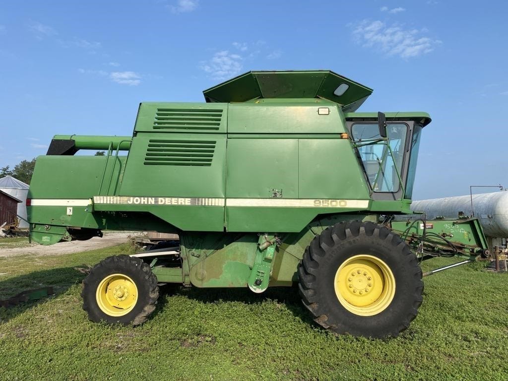 John Deere 9500 Equipment Image0