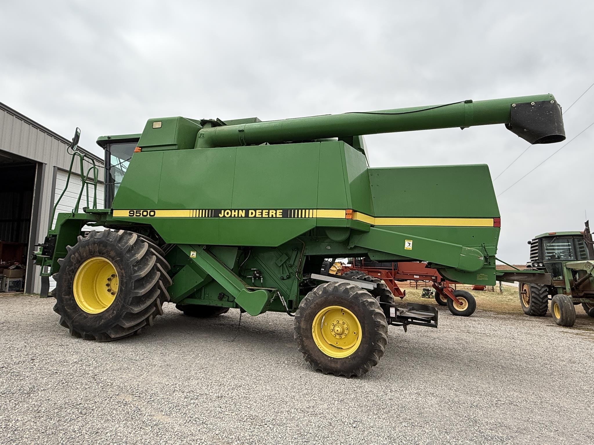 John Deere 9500 Equipment Image0