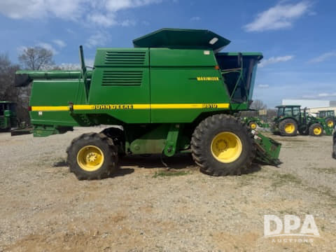 Image of John Deere 9510 equipment image 2