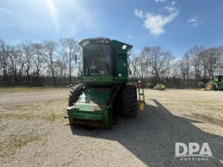 Image of John Deere 9510 equipment image 1