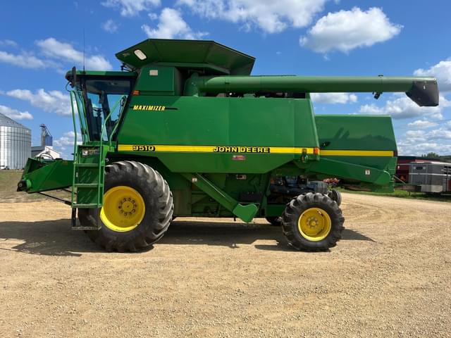 Image of John Deere 9510 equipment image 1