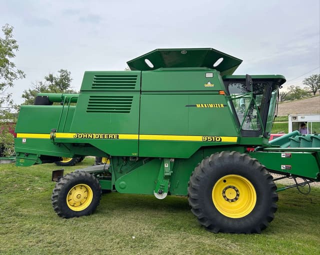 Image of John Deere 9510 equipment image 4