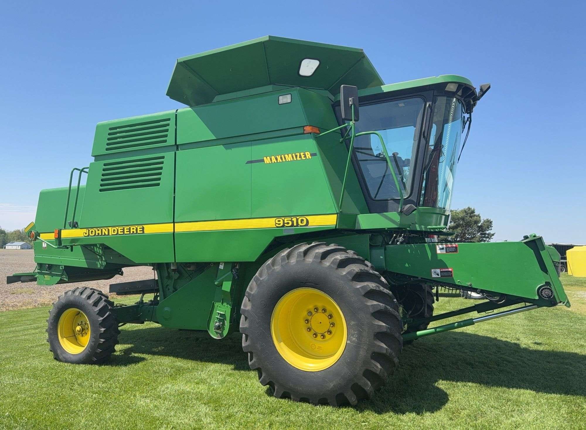 John Deere 9510 Equipment Image0