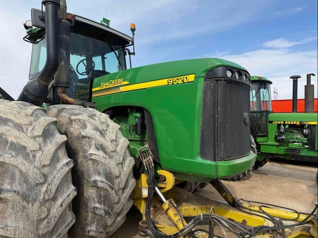 Image of John Deere 9520 equipment image 3