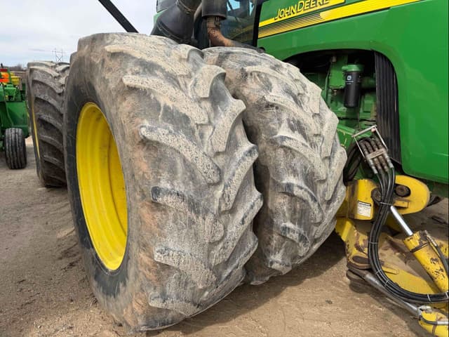 Image of John Deere 9520 equipment image 4