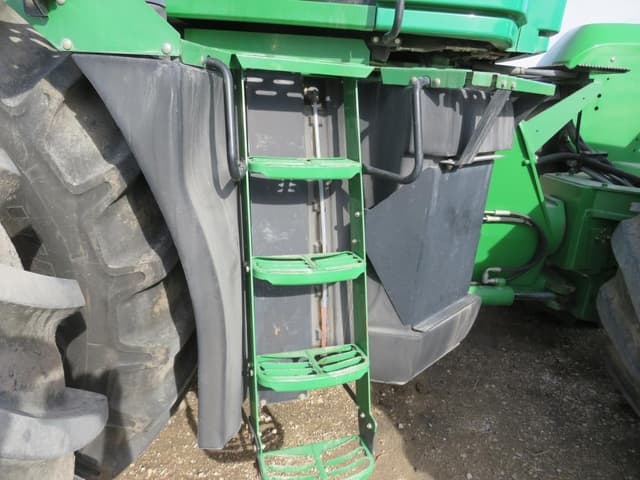 Image of John Deere 9520 equipment image 4